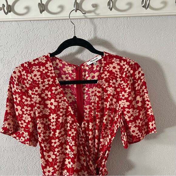 Madewell Floral Wrap-Front Romper in Mini Daisy - Picture 4 of 9